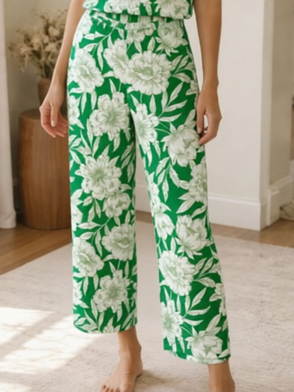 NWT BETTINA STAR GREEN & WHITE BOLD FLORAL RAYON/NYLON WIDE LEG CROP PANTS M $59